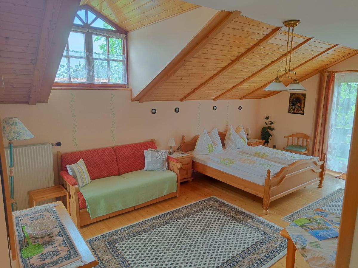 Haus Sundl - Privatzimmer Emmersdorf an der Donau Exterior foto