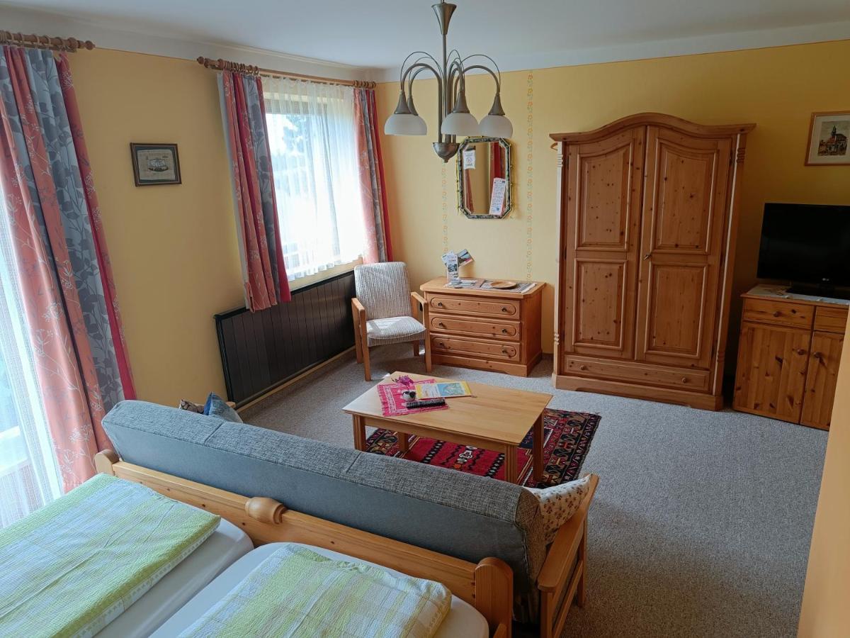 Haus Sundl - Privatzimmer Emmersdorf an der Donau Exterior foto