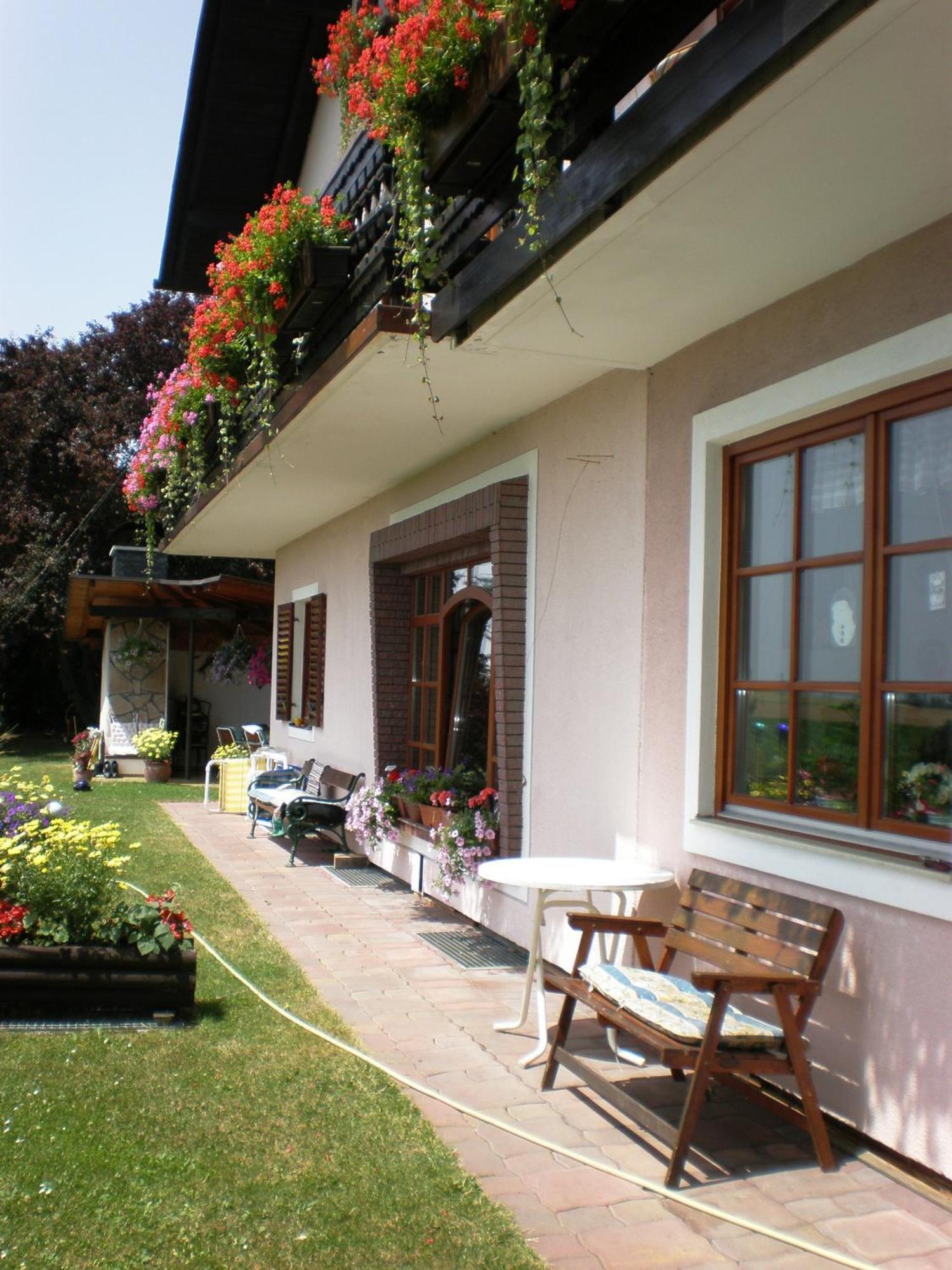 Haus Sundl - Privatzimmer Emmersdorf an der Donau Exterior foto