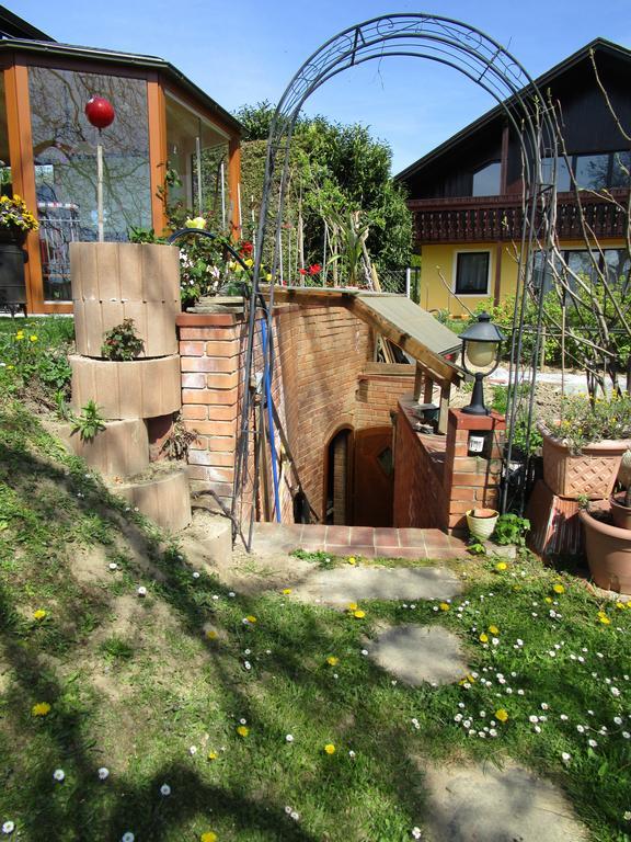 Haus Sundl - Privatzimmer Emmersdorf an der Donau Exterior foto
